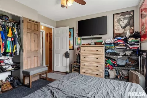 Bedroom - 3112 Lakeshire Dr, Springfield, IL 62707 photo 2 of 2