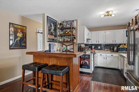 Kitchen - 3112 Lakeshire Dr, Springfield, IL 62707 photo 2 of 2