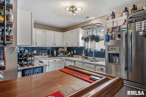 Kitchen - 3112 Lakeshire Dr, Springfield, IL 62707 photo 1 of 2
