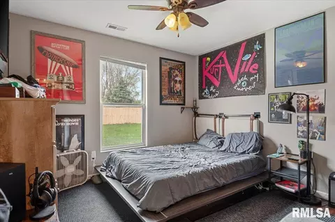 Bedroom - 3112 Lakeshire Dr, Springfield, IL 62707 photo 1 of 2
