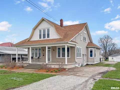 307 W North St, Mount Sterling, IL 62353