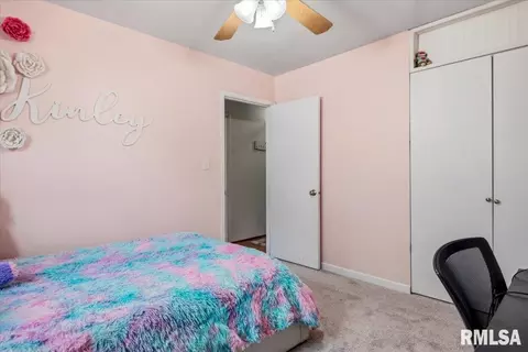 Bedroom - 1705 Fairfield Dr, Springfield, IL 62702 photo 3 of 5