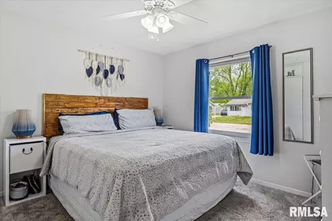 Bedroom - 1705 Fairfield Dr, Springfield, IL 62702 photo 4 of 5