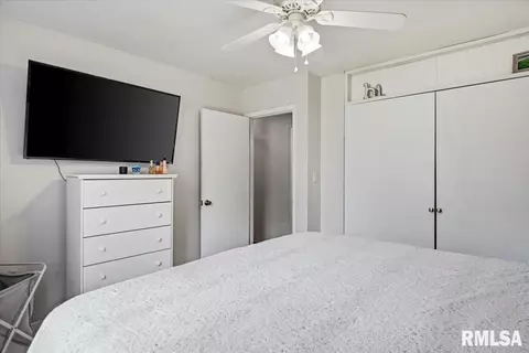 Bedroom - 1705 Fairfield Dr, Springfield, IL 62702 photo 5 of 5