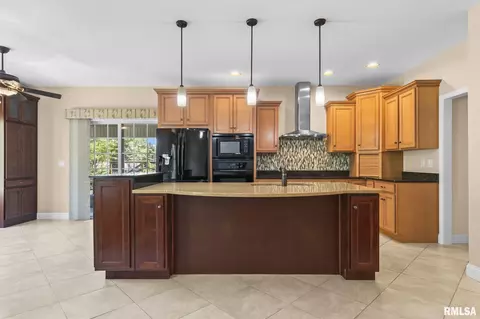 Kitchen - 3305 Cash River Rd, Springfield, IL 62711 photo 6 of 6