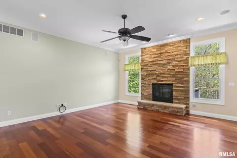 Living - 3305 Cash River Rd, Springfield, IL 62711 photo 4 of 4