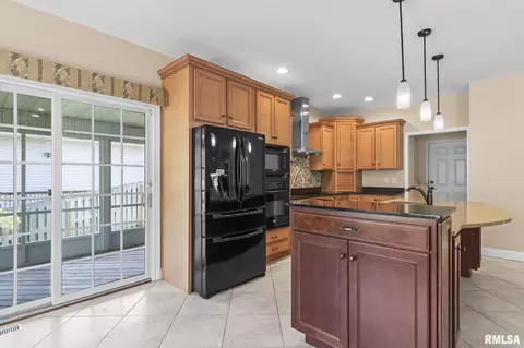 Kitchen - 3305 Cash River Rd, Springfield, IL 62711 photo 5 of 6