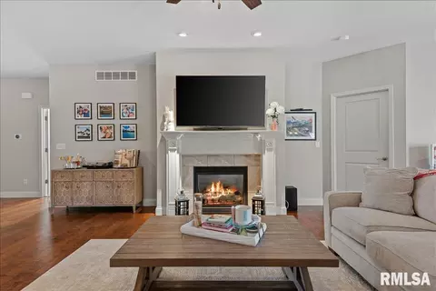 Other - 3204 Grassmere Dr, Springfield, IL 62711 photo 4 of 12