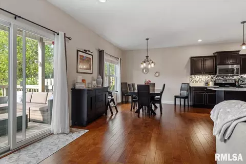 Entry Way - 3204 Grassmere Dr, Springfield, IL 62711 photo 2 of 5