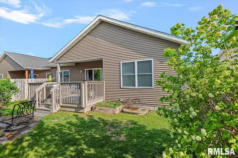 Exterior - 3204 Grassmere Dr, Springfield, IL 62711 photo 4 of 7