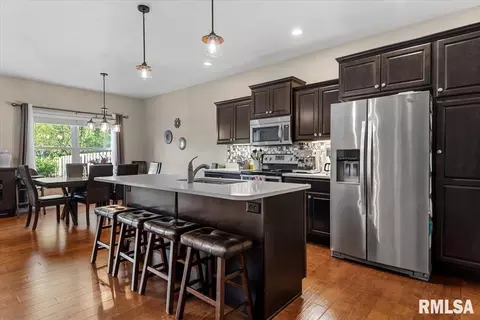 Kitchen - 3204 Grassmere Dr, Springfield, IL 62711 photo 3 of 3