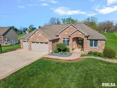 6610 Reagan Dr, Cantrall, IL 62625