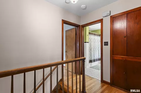 Entry Way - 1421 S Douglas Ave, Springfield, IL 62704 photo 4 of 4