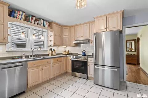 Kitchen - 1421 S Douglas Ave, Springfield, IL 62704 photo 1 of 3