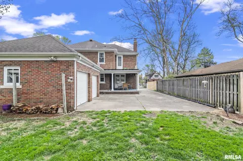 Exterior - 1421 S Douglas Ave, Springfield, IL 62704 photo 4 of 7