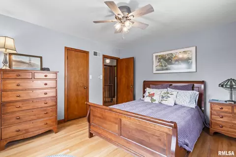 Bedroom - 1421 S Douglas Ave, Springfield, IL 62704 photo 6 of 7
