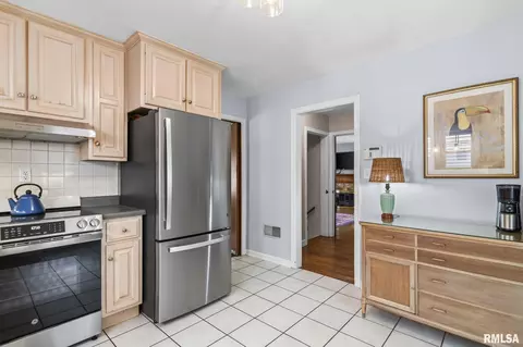 Other - 1421 S Douglas Ave, Springfield, IL 62704 photo 1 of 8