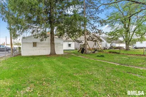 Exterior - 2021 N Peoria Rd, Springfield, IL 62702 photo 4 of 4