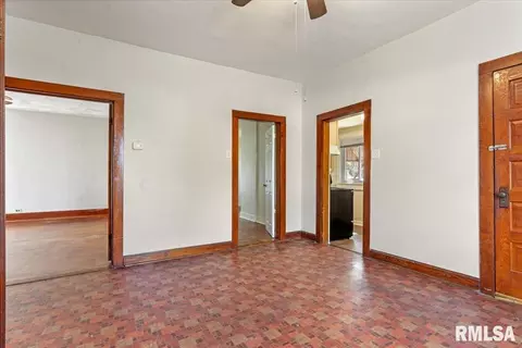 Entry Way - 2021 N Peoria Rd, Springfield, IL 62702 photo 1 of 1