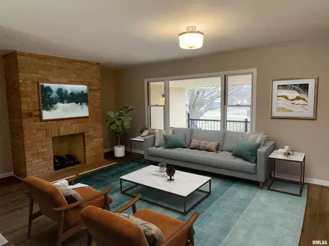Living - 107 N Anson St, Middletown, IL 62666 photo 1 of 3