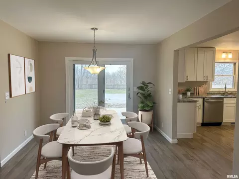 Dining - 107 N Anson St, Middletown, IL 62666 photo 1 of 2