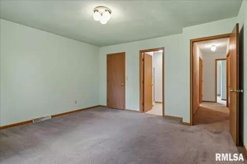 Bedroom - 323 Bellerive Rd, Springfield, IL 62704 photo 2 of 5