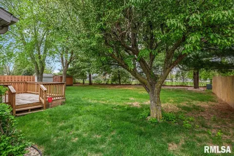 Exterior - 323 Bellerive Rd, Springfield, IL 62704 photo 5 of 7