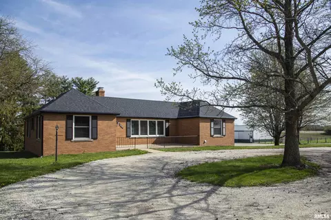 20209 W Farmington Rd, Trivoli, IL 61569