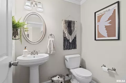 Bath - 2700 Dryden Dr, Springfield, IL 62711 photo 1 of 5