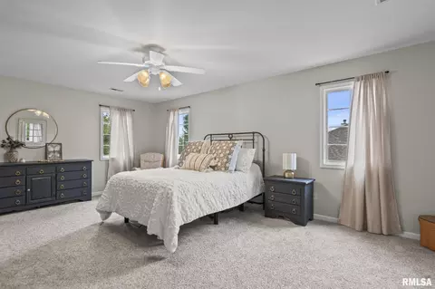 Bedroom - 2700 Dryden Dr, Springfield, IL 62711 photo 1 of 9