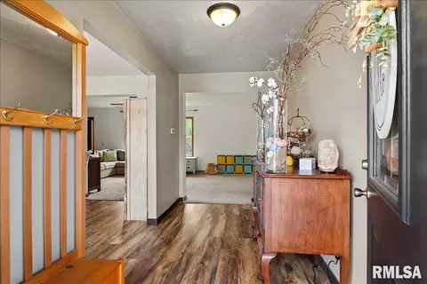 Entry Way - 301 E Buttercup Dr, Athens, IL 62613 photo 1 of 2