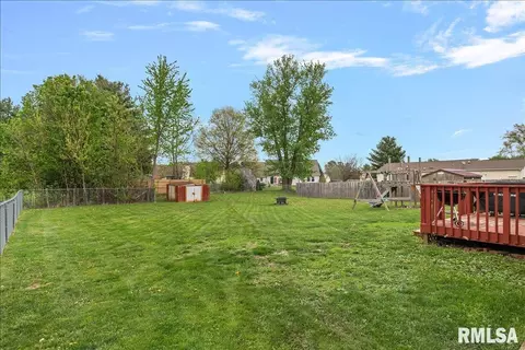 Exterior - 301 E Buttercup Dr, Athens, IL 62613 photo 2 of 5