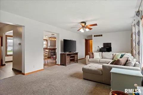 Other - 301 E Buttercup Dr, Athens, IL 62613 photo 2 of 7