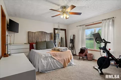 Bedroom - 301 E Buttercup Dr, Athens, IL 62613 photo 1 of 8