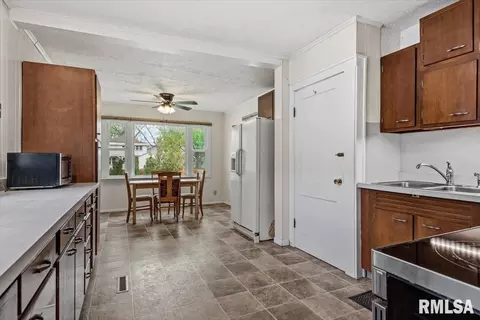 1816 S Lowell Ave, Springfield, IL 62704 photo 7