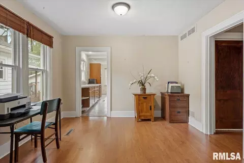 1816 S Lowell Ave, Springfield, IL 62704 photo 5