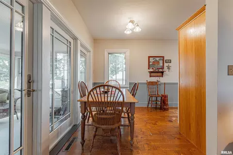 Dining - 9845 E 200 N Rd, Mclean, IL 61754 photo 1 of 2