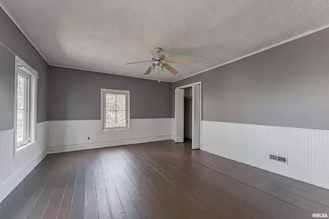 Bedroom - 9845 E 200 N Rd, Mclean, IL 61754 photo 2 of 4