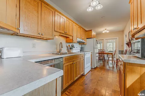 Kitchen - 9845 E 200 N Rd, Mclean, IL 61754 photo 2 of 2