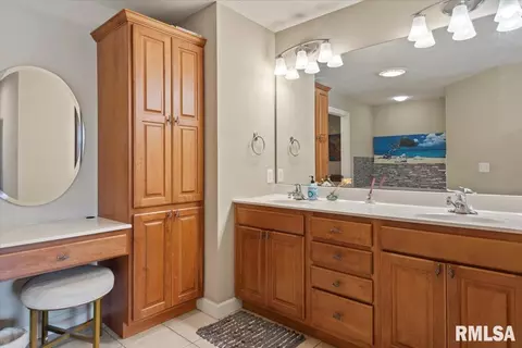 Bath - 1600 E Spruce St, Chatham, IL 62629 photo 2 of 6