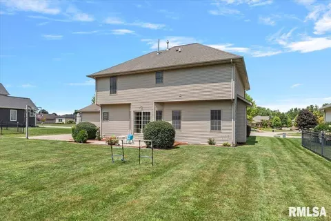 Exterior - 1600 E Spruce St, Chatham, IL 62629 photo 6 of 10