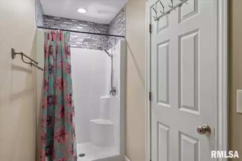 Bath - 1600 E Spruce St, Chatham, IL 62629 photo 5 of 6