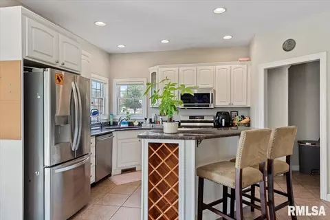 Kitchen - 1600 E Spruce St, Chatham, IL 62629 photo 1 of 4