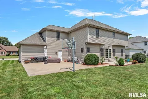 Exterior - 1600 E Spruce St, Chatham, IL 62629 photo 8 of 10