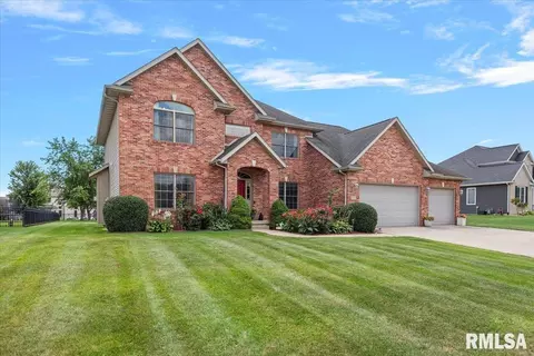 Exterior - 1600 E Spruce St, Chatham, IL 62629 photo 2 of 10