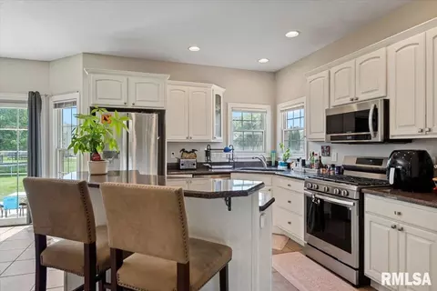 Kitchen - 1600 E Spruce St, Chatham, IL 62629 photo 2 of 4