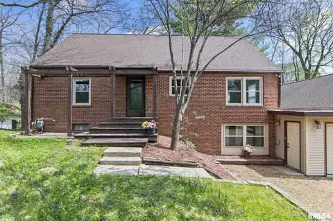 820 W Lake Shore Dr, Springfield, IL 62712