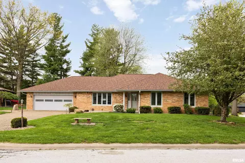 4128 Coachlight Ct, Quincy, IL 62305