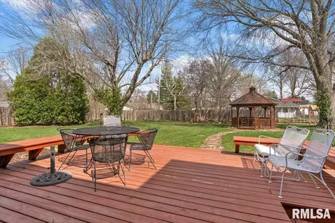 Exterior - 10 Beacon Ridge Dr, Springfield, IL 62711 photo 4 of 6