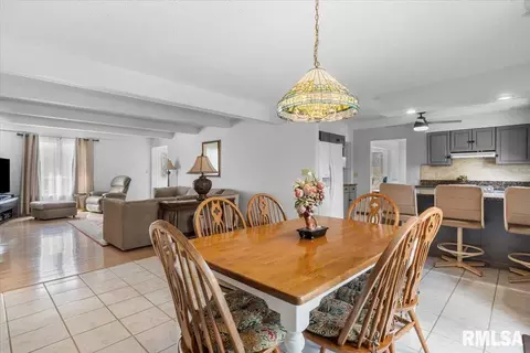 Dining - 10 Beacon Ridge Dr, Springfield, IL 62711 photo 6 of 6
